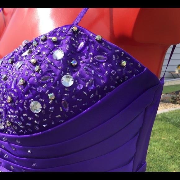 😍City Triangle Ball Gown🌺 - Picture 3 of 16